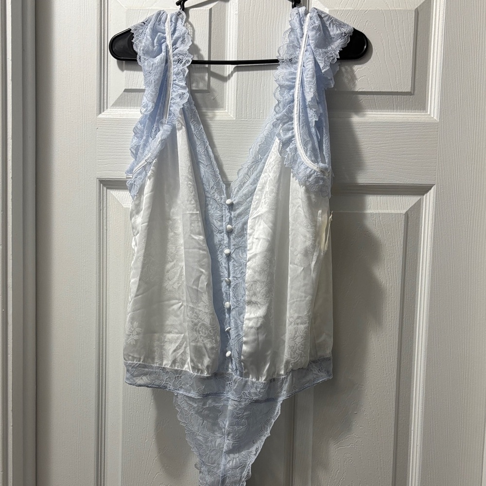 Free People Intimately Elegant Lace Trimmed Blue and White Size L